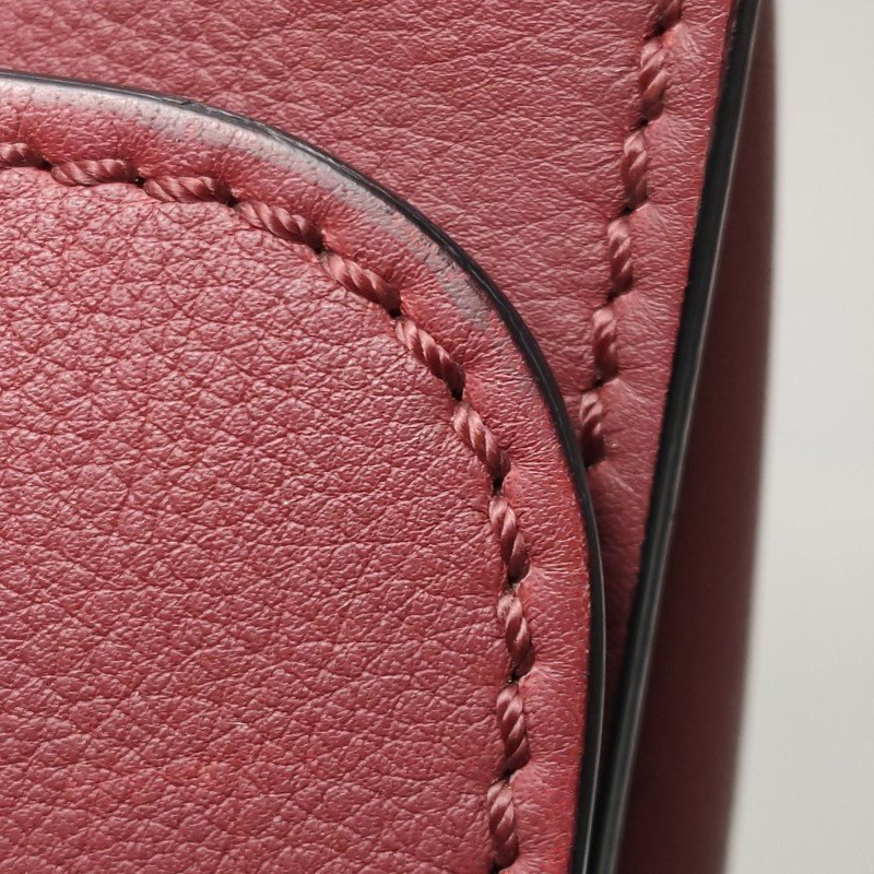 Burberry牛皮純色字母Logo斜挎包單肩包-13