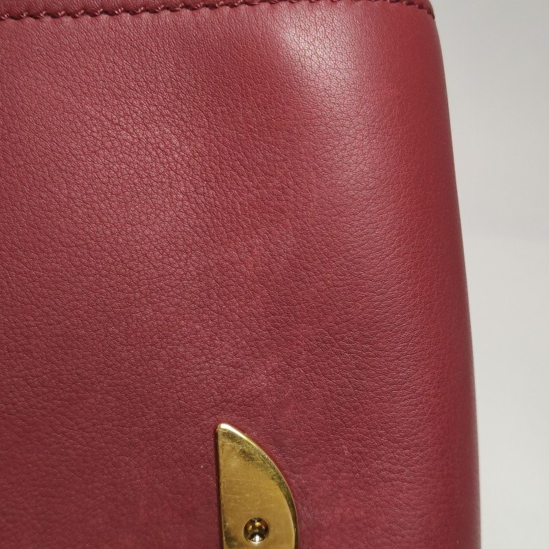 Burberry牛皮純色字母Logo斜挎包單肩包-16