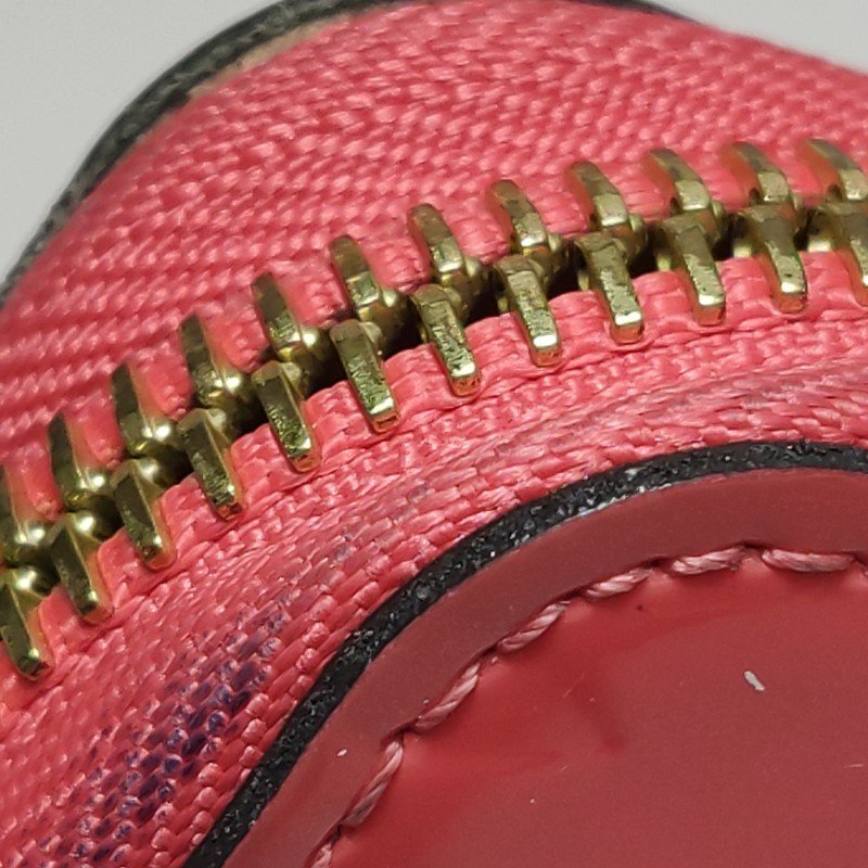 LouisVuitton (LV) Zippy漆皮純色壓紋老花環繞式拉鏈錢包-11