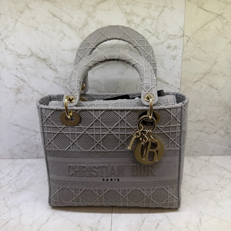 DIOR灰色立體刺繡黛妃包-0