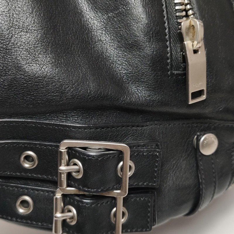 Saint Laurent Rider牛皮純色拉鏈斜挎包-15