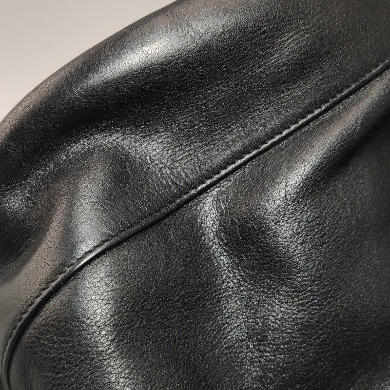 Saint Laurent Rider牛皮純色拉鏈斜挎包-16