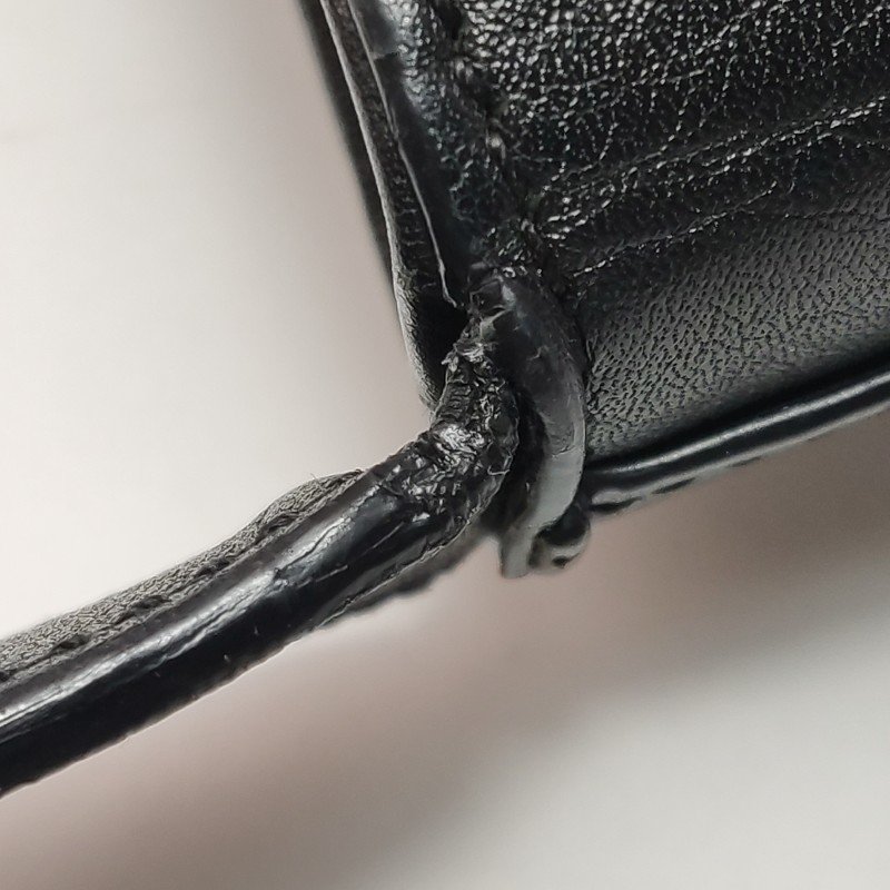 Saint Laurent Rider牛皮純色拉鏈斜挎包-19