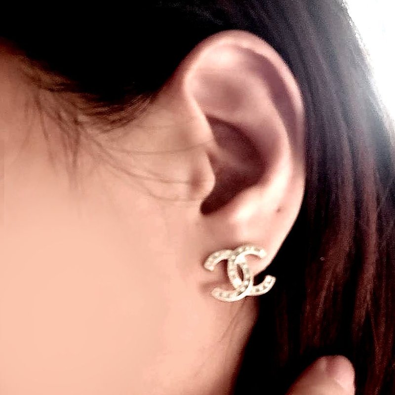 Chanel 香奈兒 25B 金色雕花 🎀實品拍照🎀 CC耳針 耳環 耳釘(全新)僅拍照-2