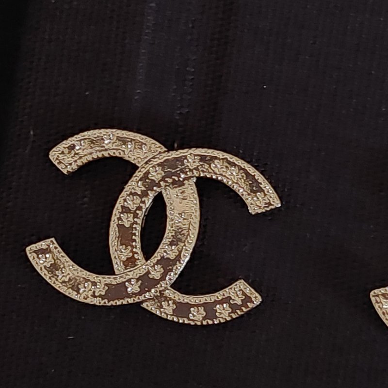 Chanel 香奈兒 25B 金色雕花 🎀實品拍照🎀 CC耳針 耳環 耳釘(全新)僅拍照-7