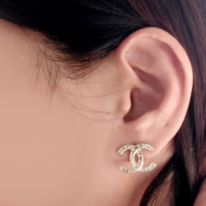 Chanel 香奈兒 25B 金色雕花 🎀實品拍照🎀 CC耳針 耳環 耳釘(全新)僅拍照-13