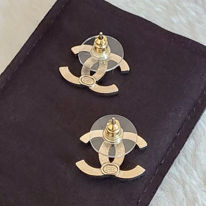 Chanel 香奈兒 25B 金色雕花 🎀實品拍照🎀 CC耳針 耳環 耳釘(全新)僅拍照-21