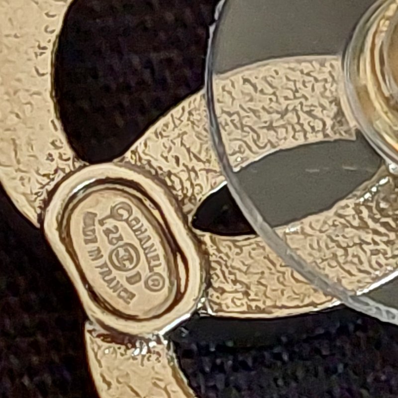 Chanel 香奈兒 25B 金色雕花 🎀實品拍照🎀 CC耳針 耳環 耳釘(全新)僅拍照-35