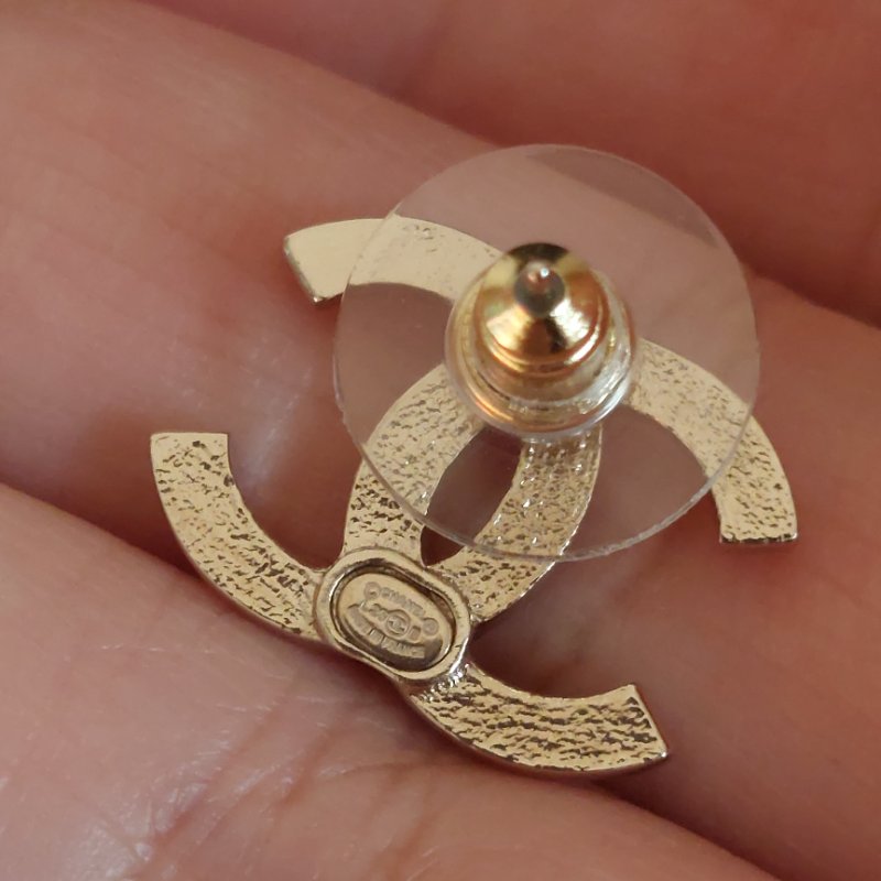 Chanel 香奈兒 25B 金色雕花 🎀實品拍照🎀 CC耳針 耳環 耳釘(全新)僅拍照-40