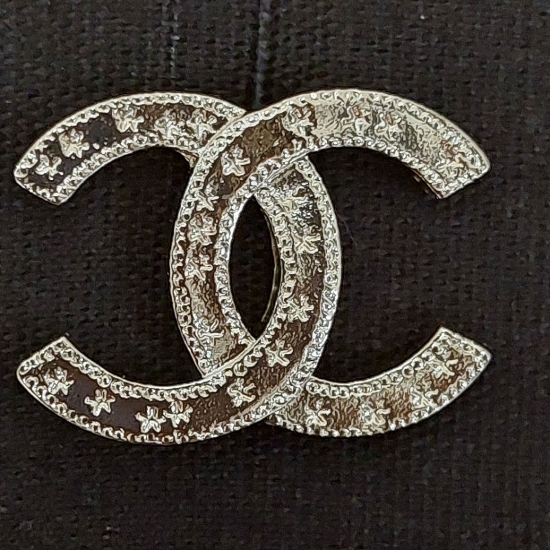 Chanel 香奈兒 25B 金色雕花 🎀實品拍照🎀 CC耳針 耳環 耳釘(全新)僅拍照-45