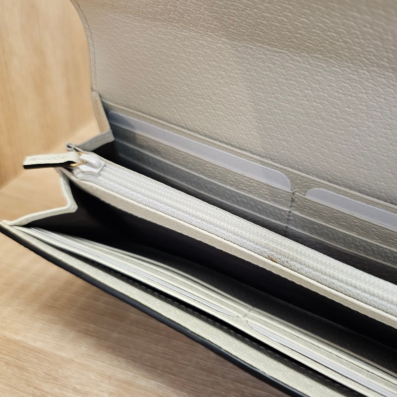 [跨年出清🧧] Gucci 老花卉圖騰白牛皮長夾-14