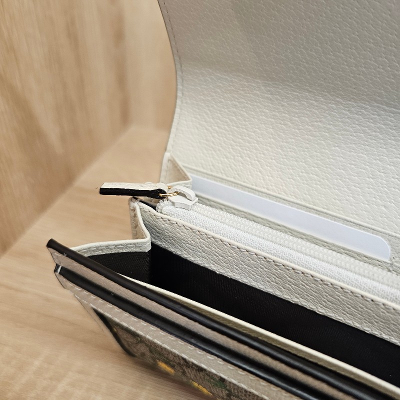 [跨年出清🧧] Gucci 老花卉圖騰白牛皮長夾-15