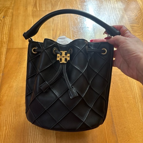 TotyBurch Fleming小款鑽石紋皮革束口手提/斜背水桶包