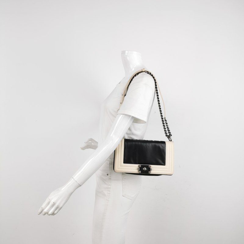 Chanel Leboy季節限定款中號牛皮撞色方形雙C鎖扣單肩包-1