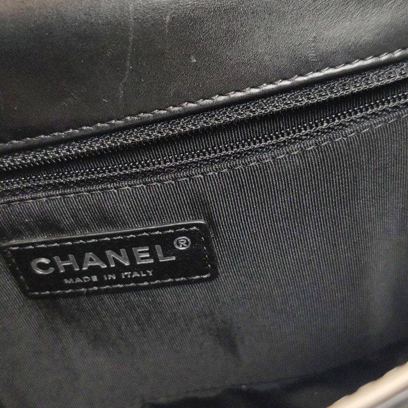 Chanel Leboy季節限定款中號牛皮撞色方形雙C鎖扣單肩包-11