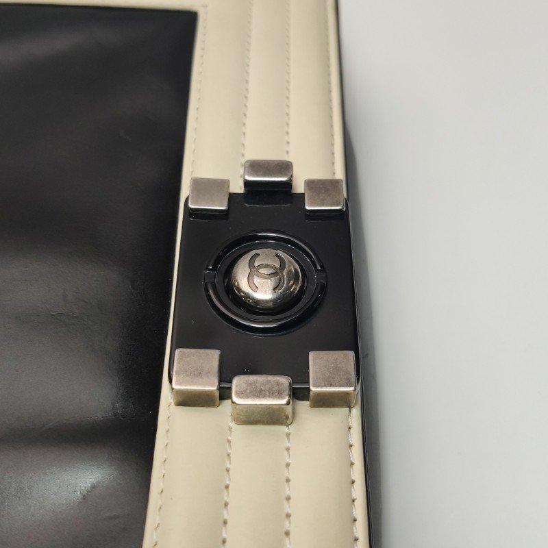 Chanel Leboy季節限定款中號牛皮撞色方形雙C鎖扣單肩包-14