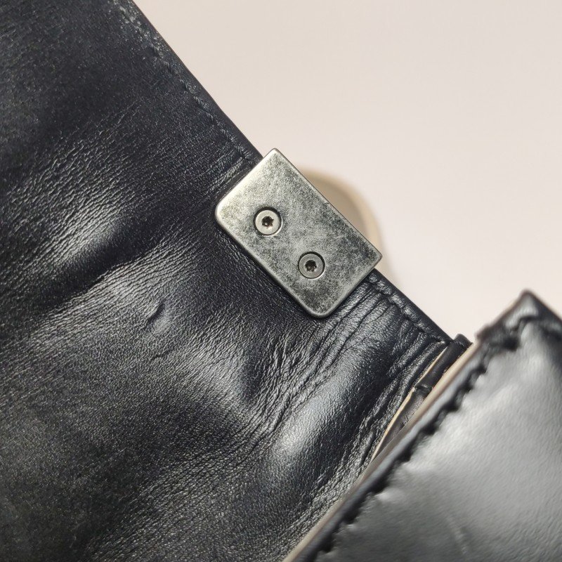 Chanel Leboy季節限定款中號牛皮撞色方形雙C鎖扣單肩包-16