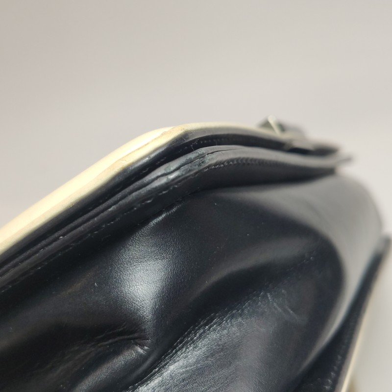 Chanel Leboy季節限定款中號牛皮撞色方形雙C鎖扣單肩包-18