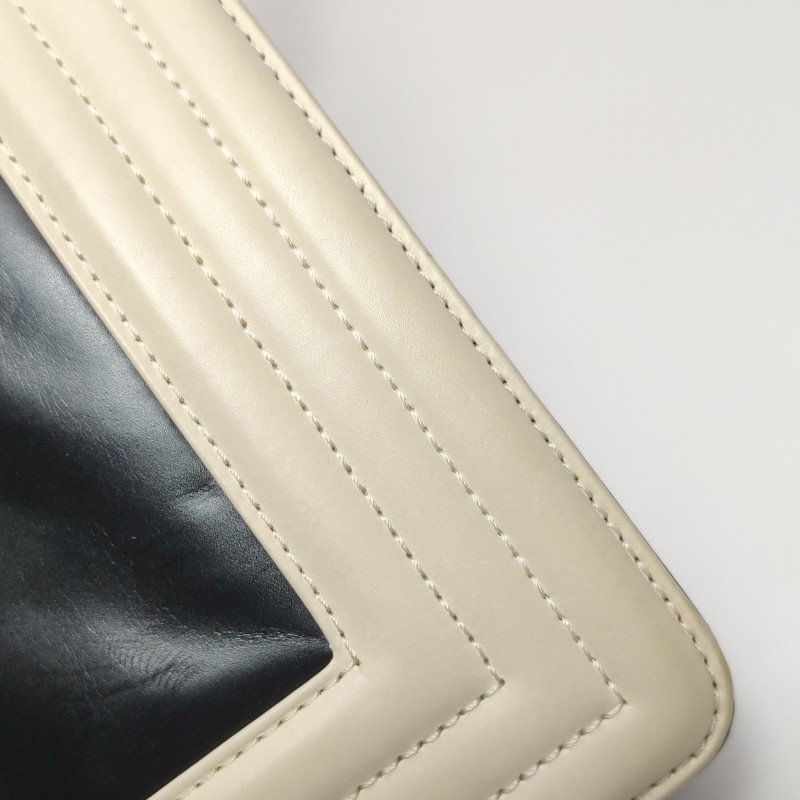 Chanel Leboy季節限定款中號牛皮撞色方形雙C鎖扣單肩包-20