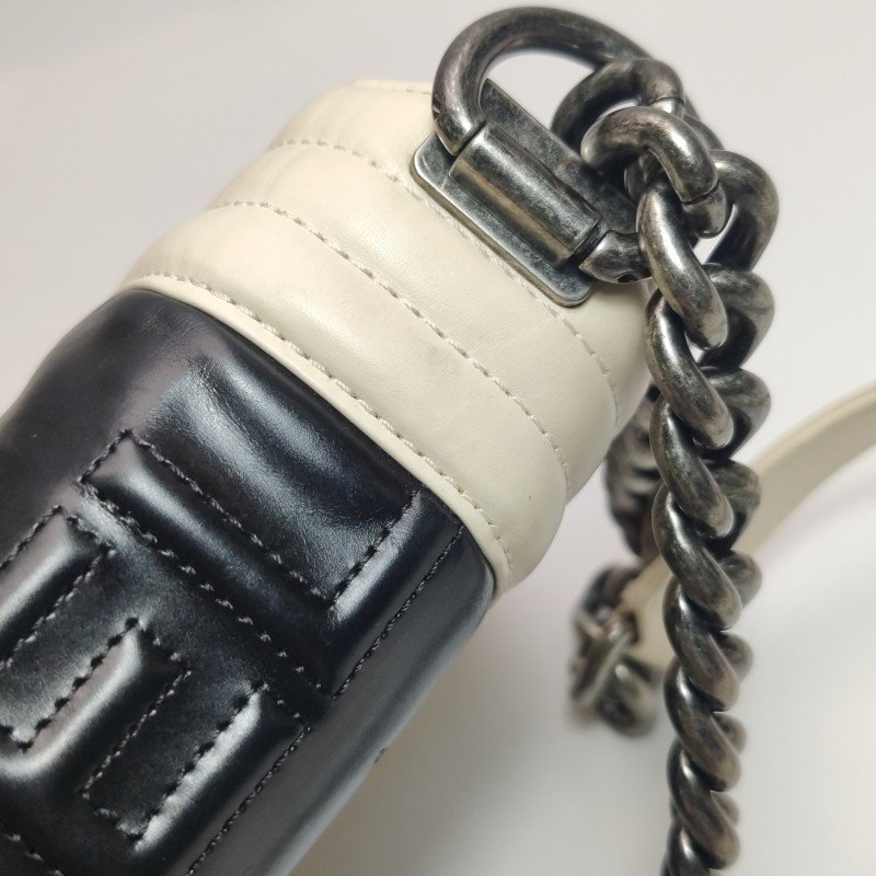 Chanel Leboy季節限定款中號牛皮撞色方形雙C鎖扣單肩包-22