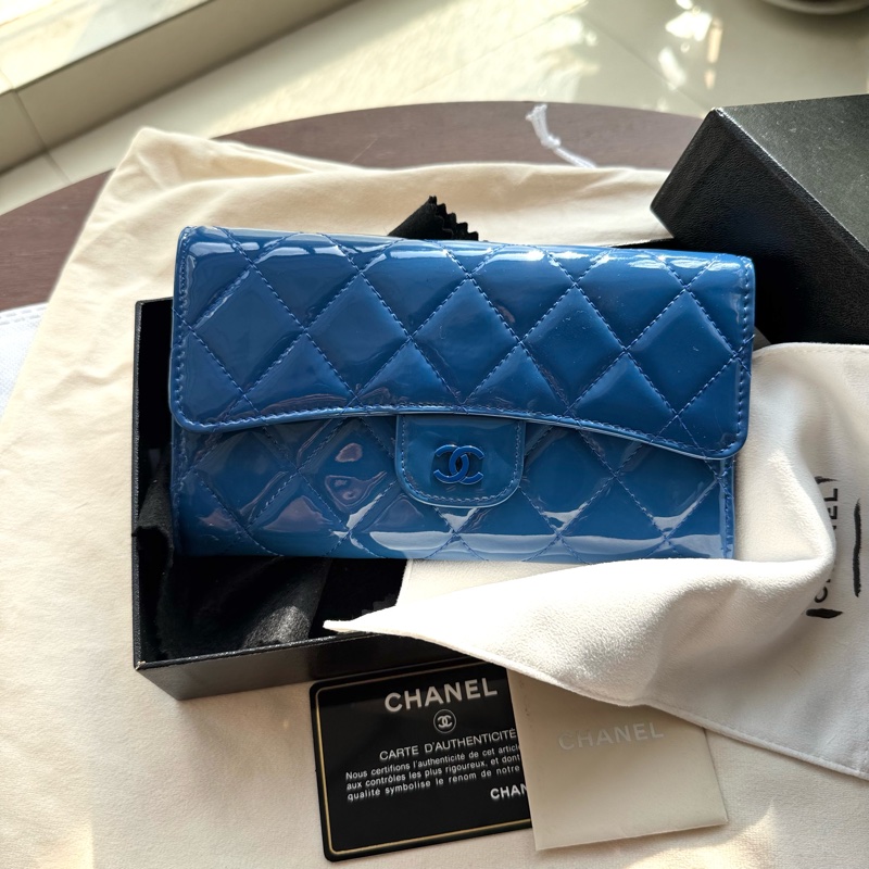 Chanel 香奈兒CF漆皮藍色長銀包-0