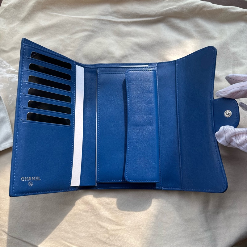 Chanel 香奈兒CF漆皮藍色長銀包-1