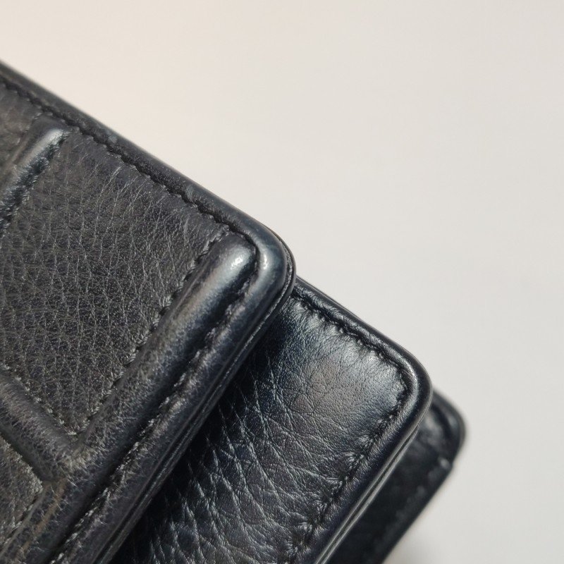 Dior Diorama盾牌包中號牛皮純色盾形紋章搭扣單肩包-16