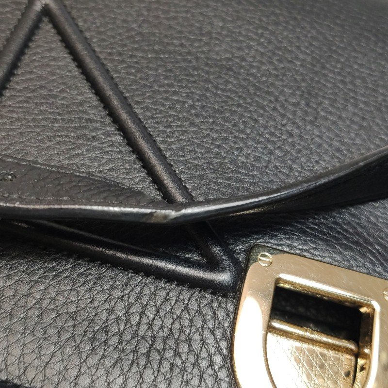 Dior Diorama盾牌包中號牛皮純色盾形紋章搭扣單肩包-18