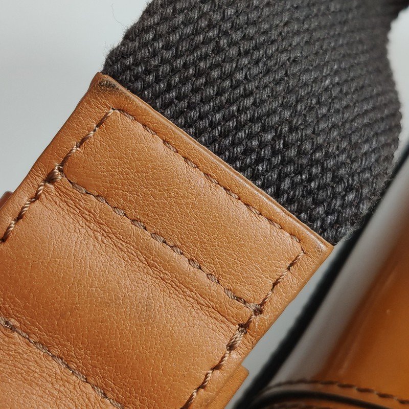 Chloe Roy牛皮帆布Logo壓紋穿孔圓環斜挎包單肩包-9