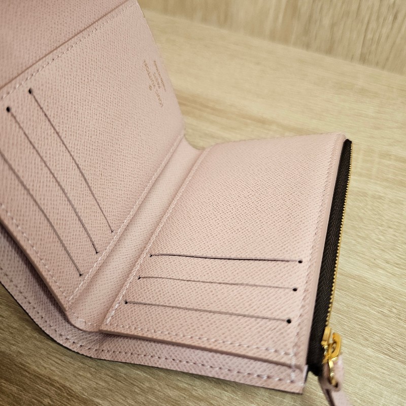 [品況好粉釦絕版品🧧] LV老花粉皮釦內粉Victorine三折短夾-13
