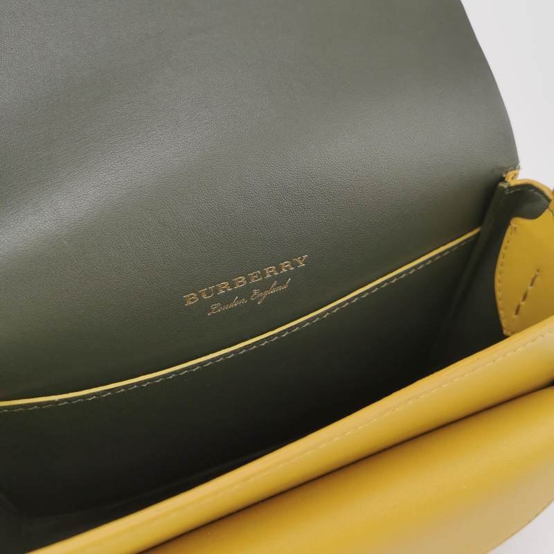 Burberry The Satchel牛皮搭扣斜挎包-7