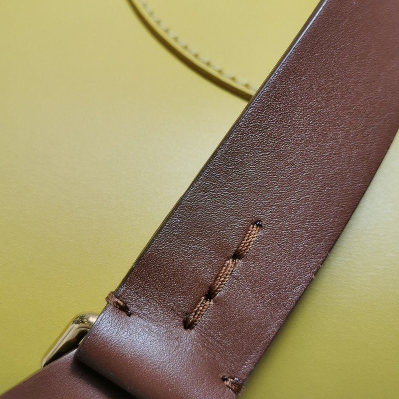 Burberry The Satchel牛皮搭扣斜挎包-11