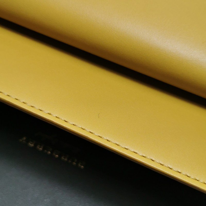 Burberry The Satchel牛皮搭扣斜挎包-17