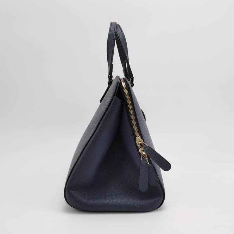 Gucci Interlocking G牛皮純色字母Logo互扣式雙G斜挎包單肩包-3