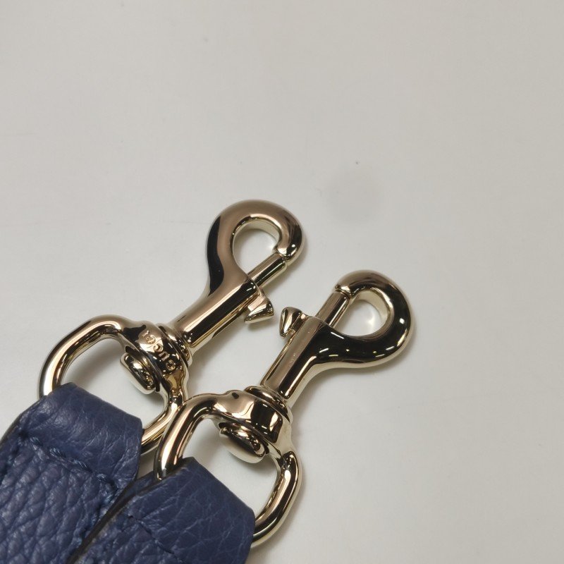 Gucci Interlocking G牛皮純色字母Logo互扣式雙G斜挎包單肩包-11