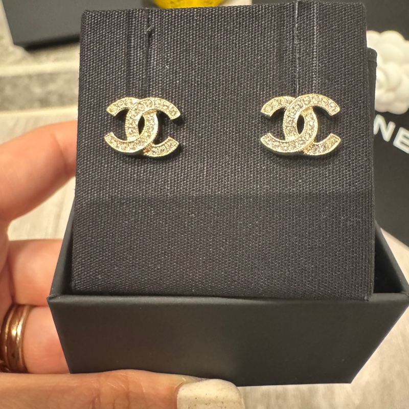 香奈兒 經典淡金耳針-8