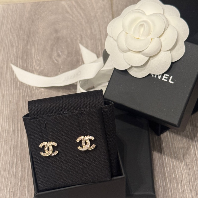 香奈兒 經典淡金耳針-9