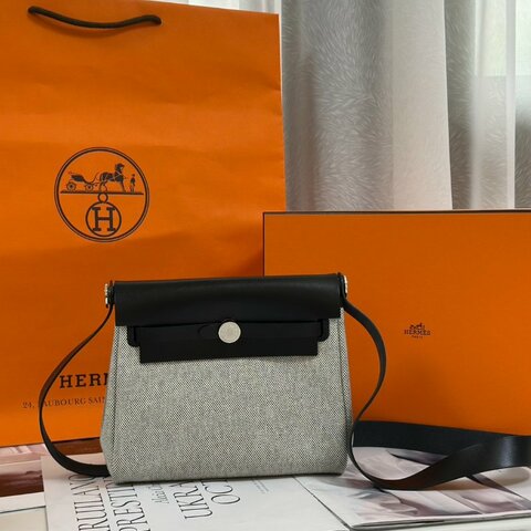 HERMES Herbag zip 20 - 熊貓銀 K