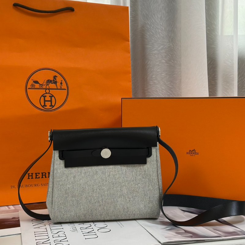 HERMES Herbag zip 20 - 熊貓銀 K-0