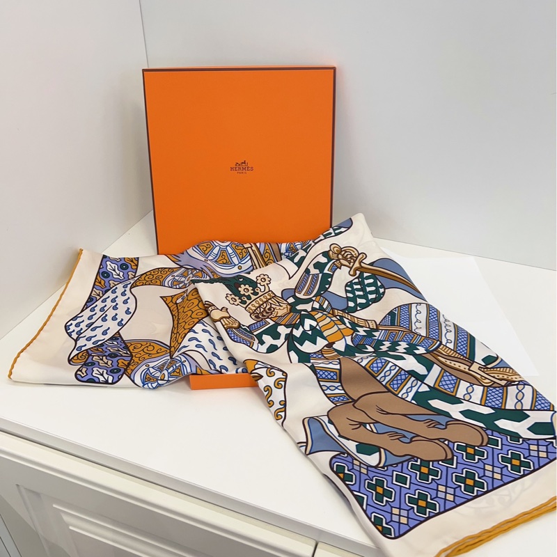 【閒置帶盒🆕】Hermes 小爆款💥夢幻對決 100%桑蠶絲絲巾/方巾-1