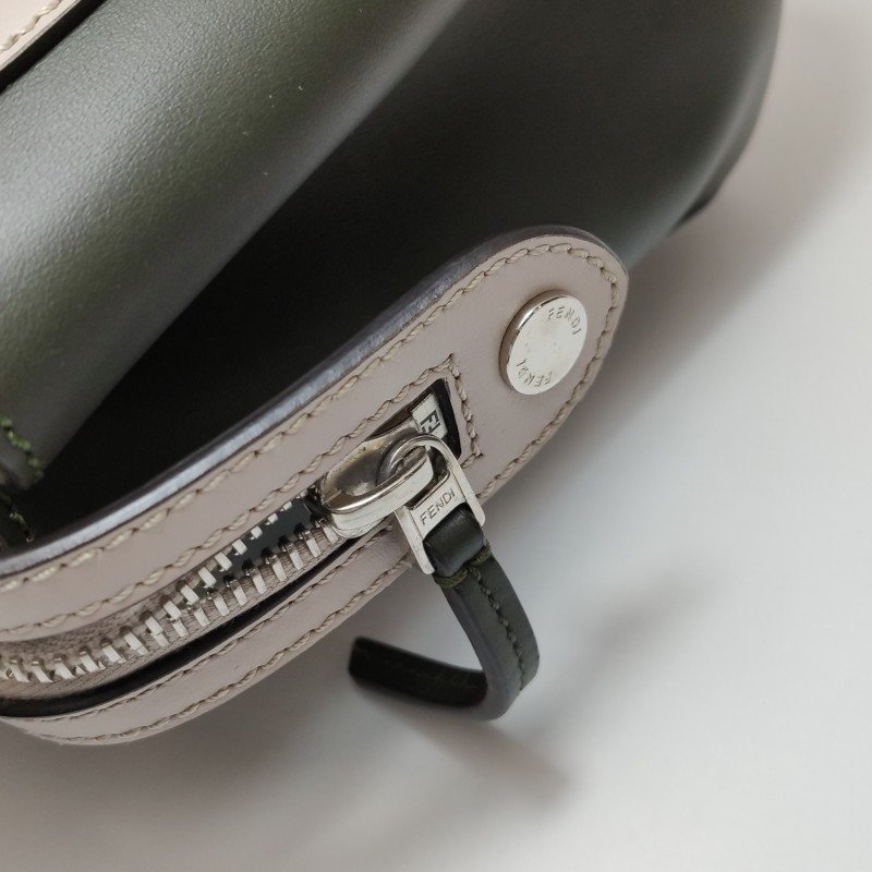 Fendi Dotcom牛皮錐形螺柱子母包單肩包-11