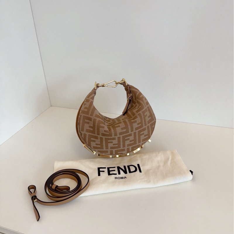 【99新閒置🆕】Fendi  老花月牙包 小號 small  手提包斜挎包-0