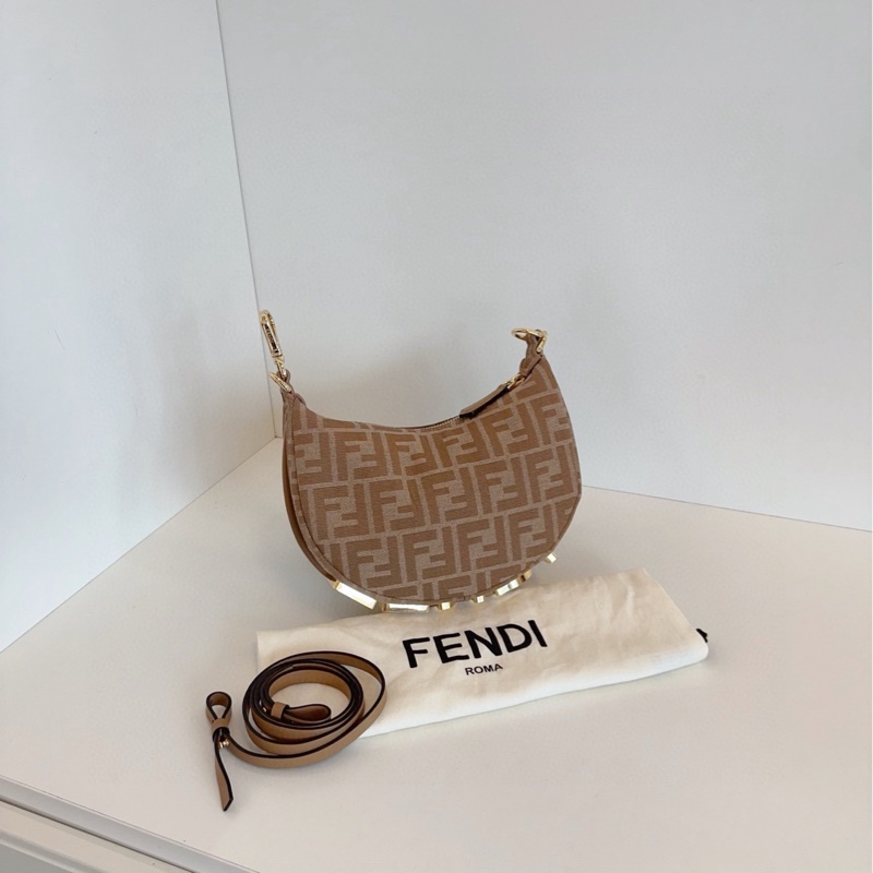 【99新閒置🆕】Fendi  老花月牙包 小號 small  手提包斜挎包-1