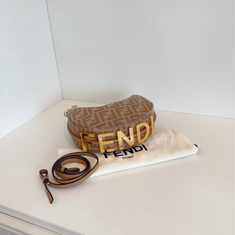 【99新閒置🆕】Fendi  老花月牙包 小號 small  手提包斜挎包-4