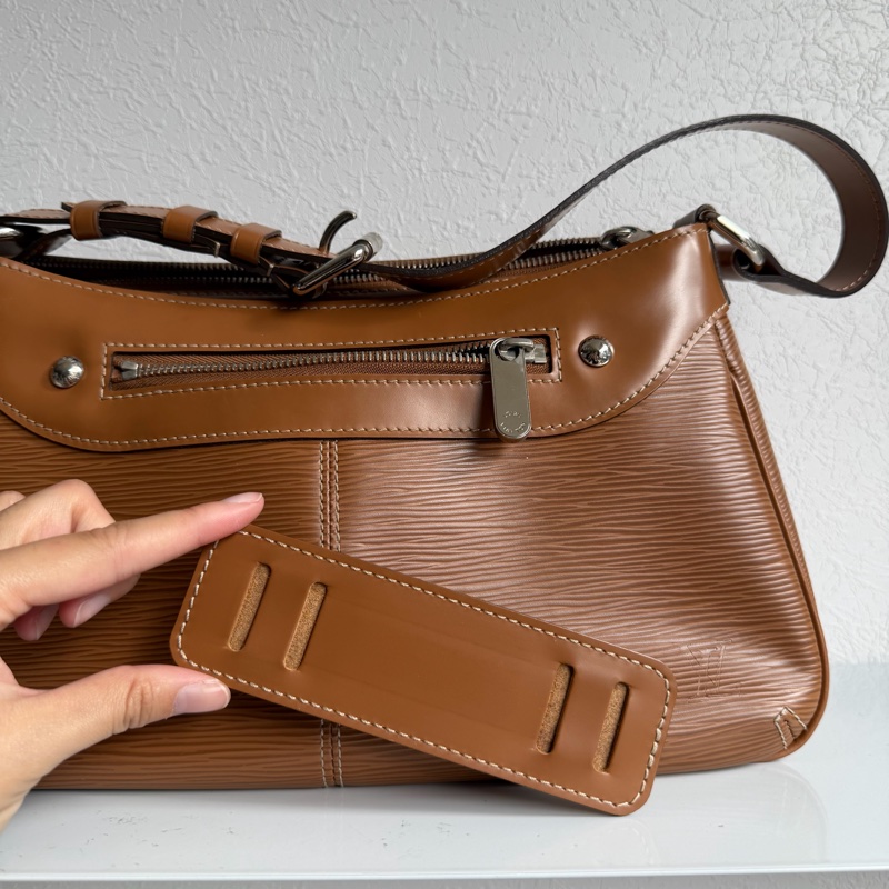 LV M59281 EPI駝色單肩包-4