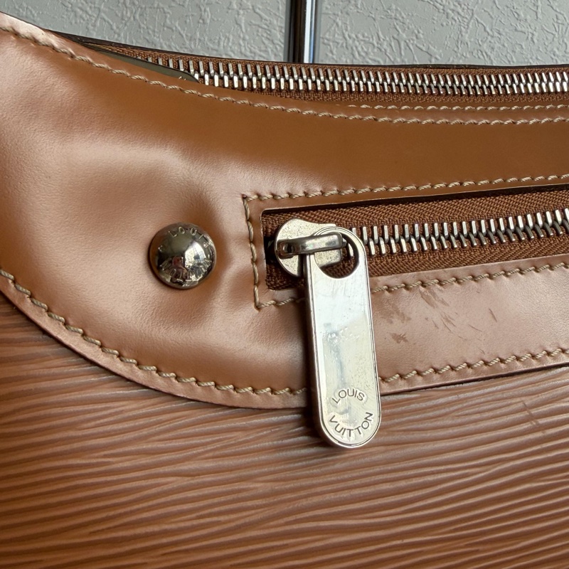LV M59281 EPI駝色單肩包-14