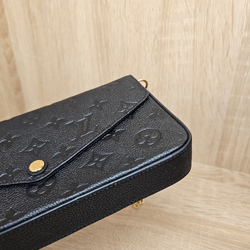 [跨年福利把握🧧品況很新] LV黑牛皮壓紋金釦Pochette三合一鏈包-7