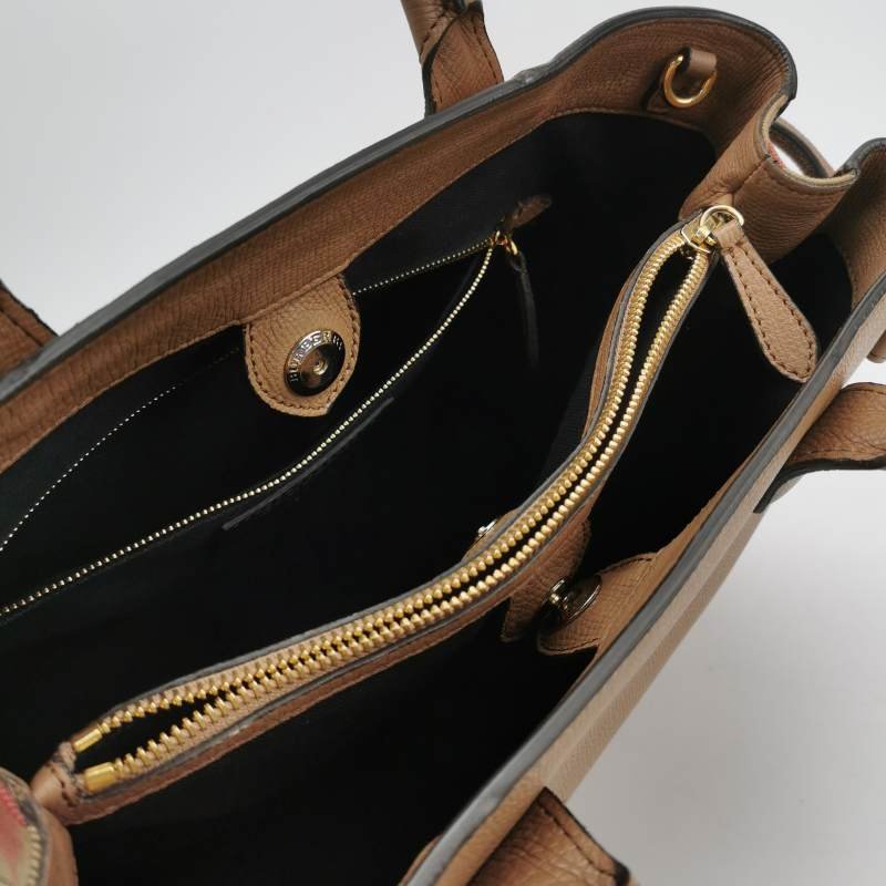 Burberry The Banner班納中號牛皮帆布純色字母Logo雙搭扣斜挎包-6