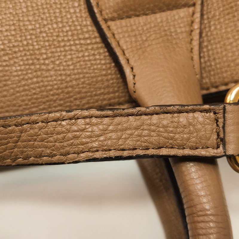 Burberry The Banner班納中號牛皮帆布純色字母Logo雙搭扣斜挎包-11