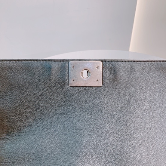 MS0445 Chanel 香奈兒黑色小型牛皮斜背包Boy Reverso 28cm Aged Calfskin Black X PHW-42